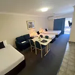 Benson Court Motel