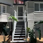 Charming 1920\'S 4Br Freestanding Plantation Qldr.