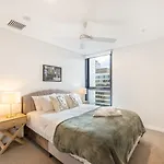Valley Centre Stylish Boutique 2B Apt W Pool