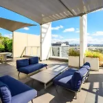 City Oasis Stylish Apt With Gym Rooftop Pool