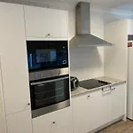 3Br Comfy Home, Gym & Garden In The Gap