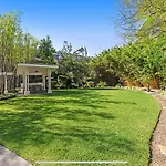 Large Resort Apartment In The Heart Of Brisbane