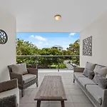 Spacious 2Br Close To Uq, Shops With 2Parking & Pool