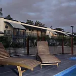 Novena Palms Motel