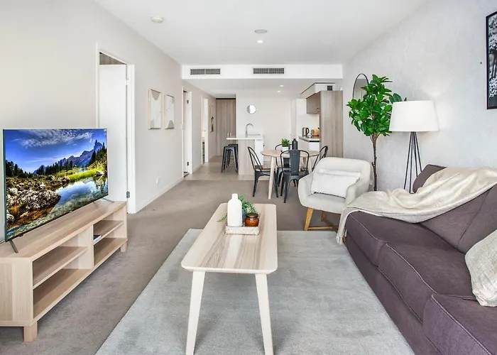 Slick Valley Pad With Balcony And Rooftop Pool