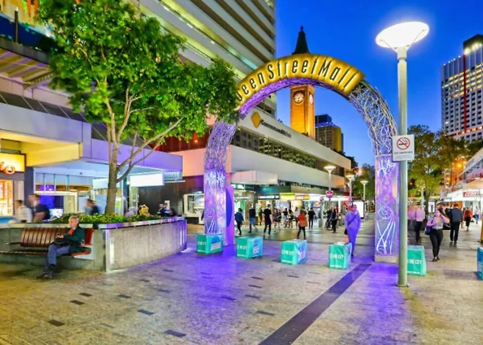 Heart Of The Cbd ~ 1Bed/1Bath/Balcony/Free Parking