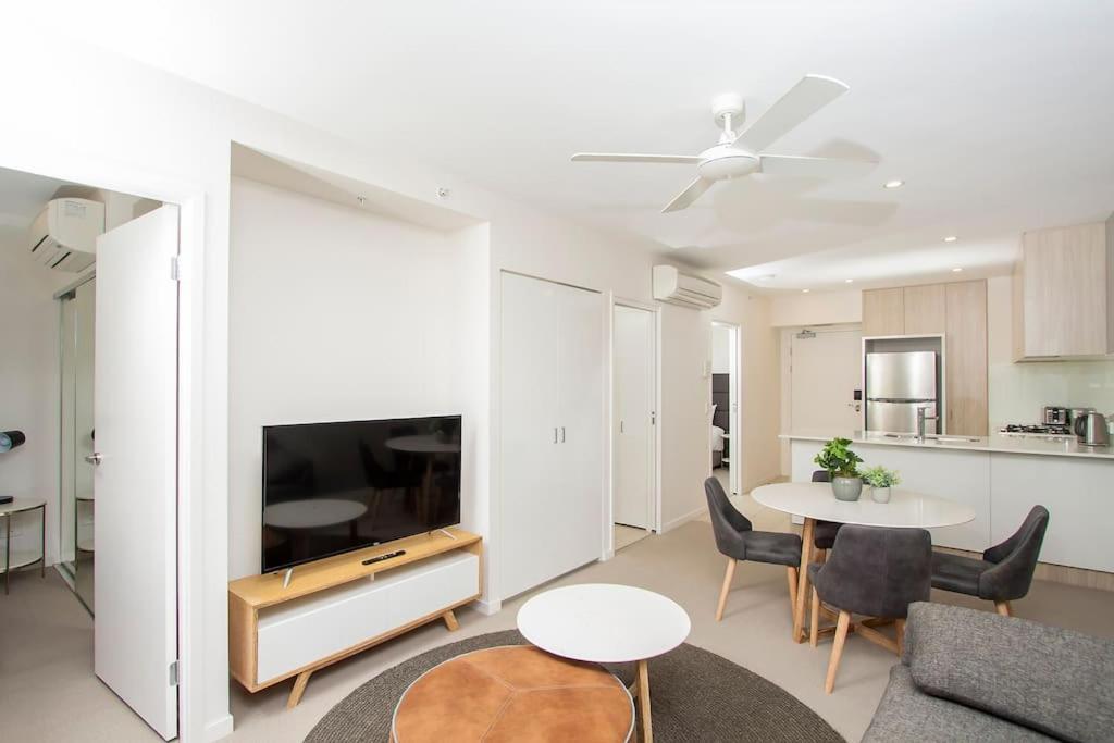 Elite Elegance 2br@hamilton Apt With Parking Brisbane