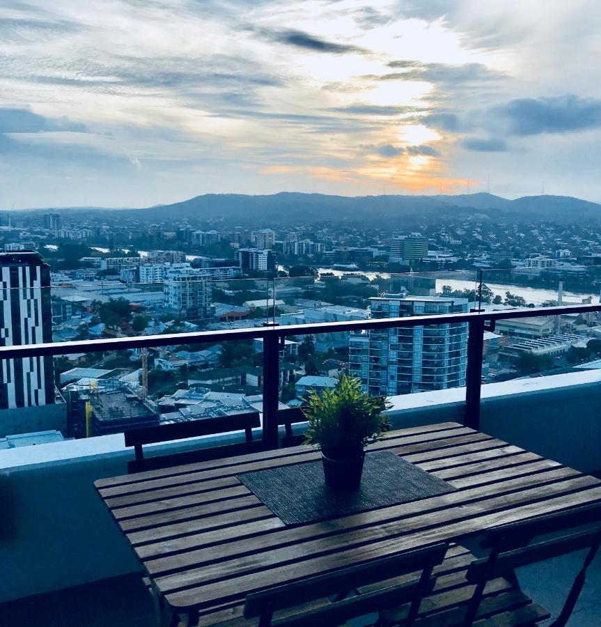 Apartment Airtrip On Merivale Street