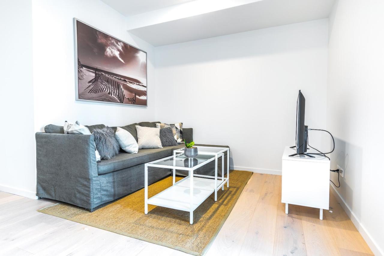 Apartment Airtrip On Merivale Street *
