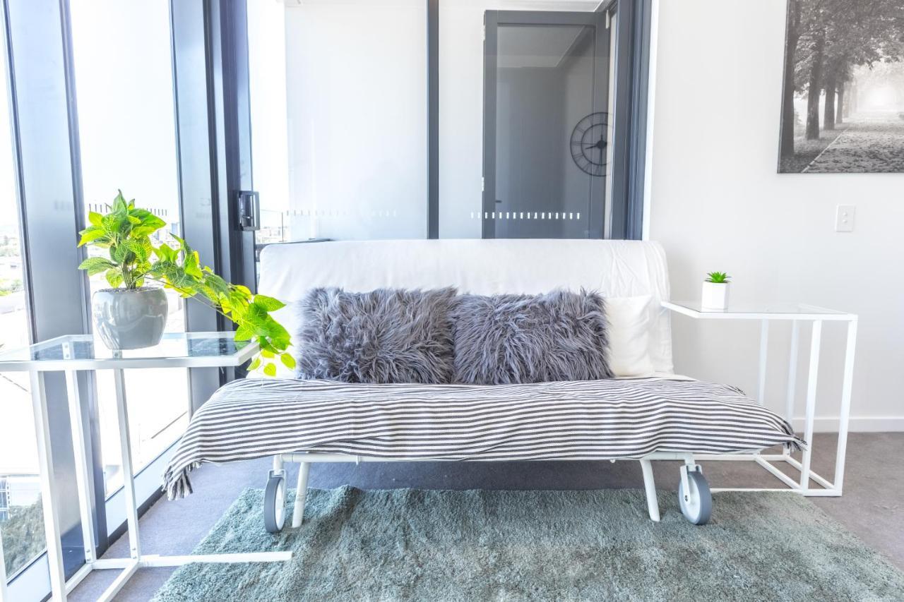 Apartment Airtrip On Merivale Street