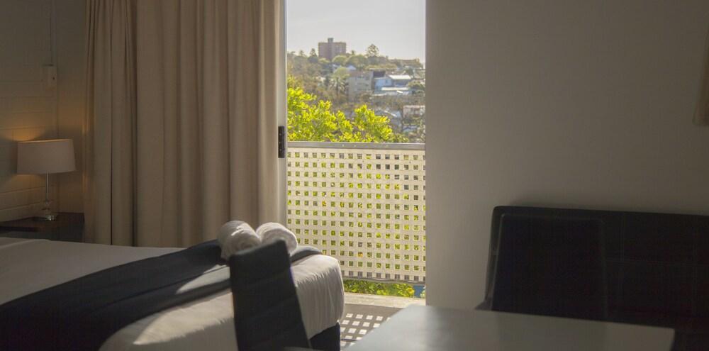 Herston Place 3*