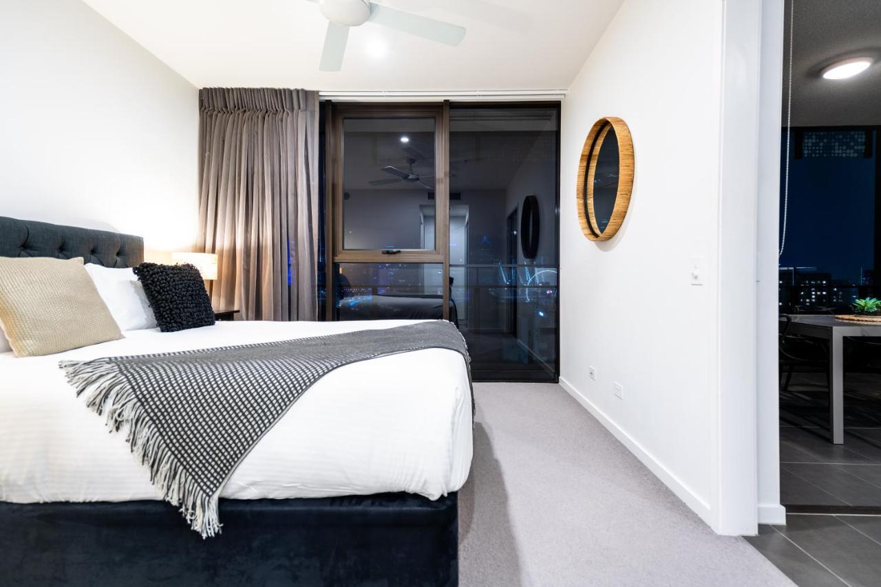 Opera South Aparthotel 4*