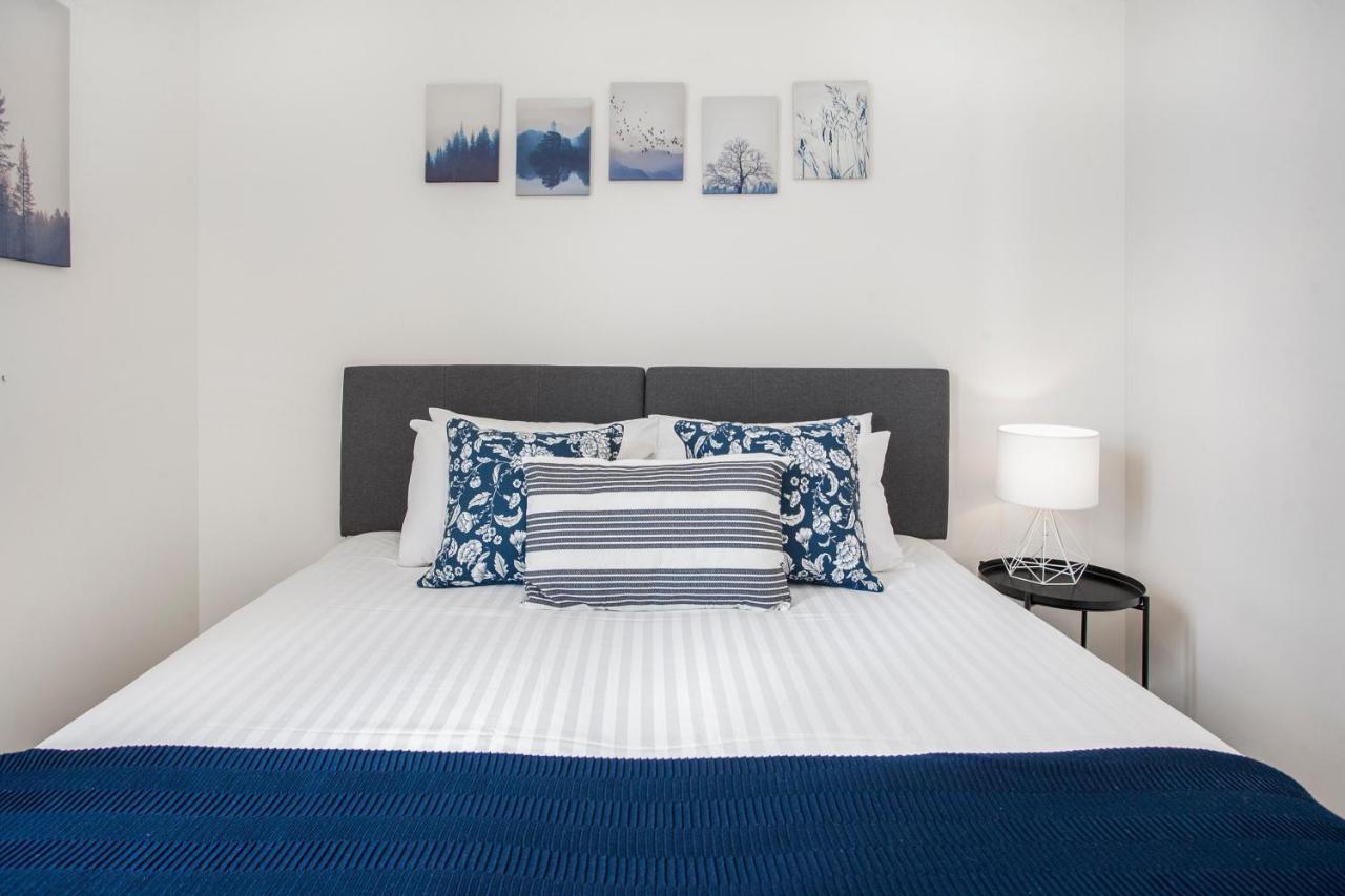 Apartment Slick Valley Pad With Balcony And Rooftop Pool Brisbane