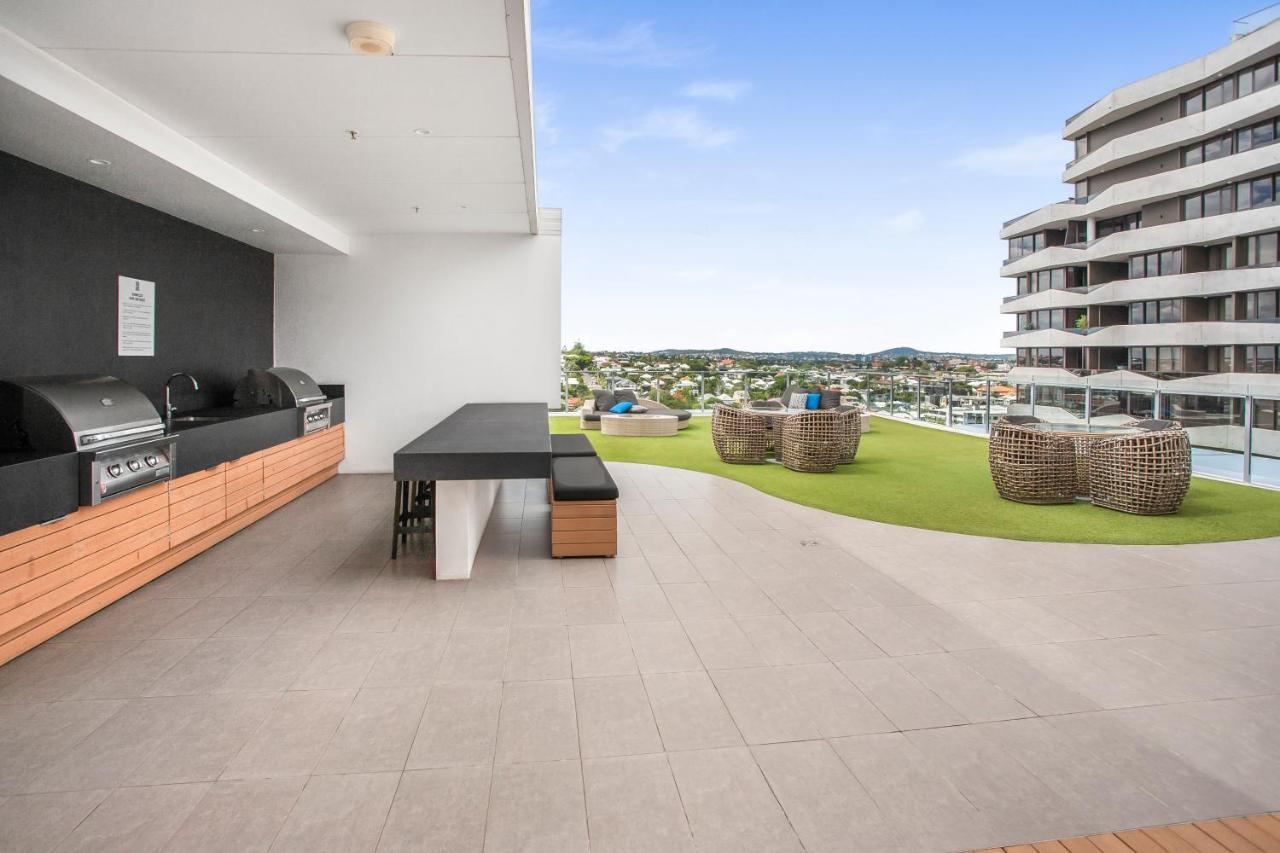 Apartment Slick Valley Pad With Balcony And Rooftop Pool Brisbane