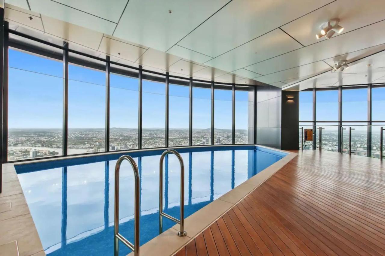 Apartment Luxury 1 Bedroom Retreat In With Pool And Gym Brisbane