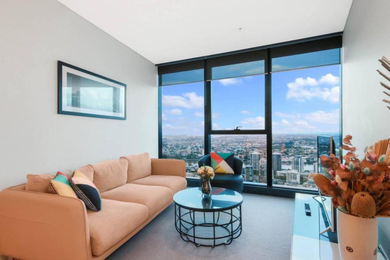Luxury 1 Bedroom Retreat In With Pool And Gym Apartment