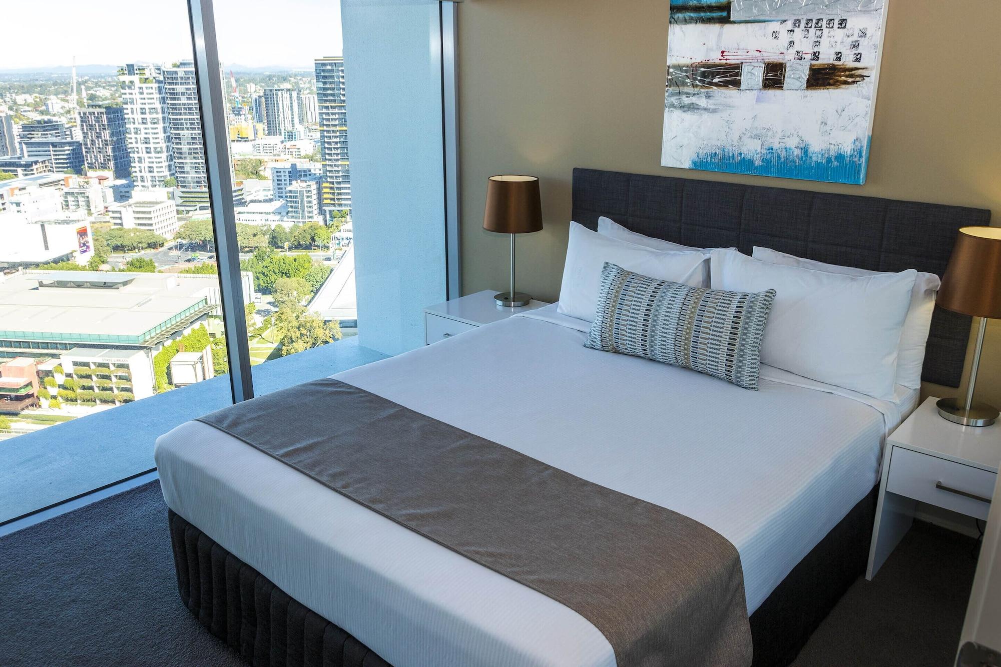 Evolution Aparthotel 4*