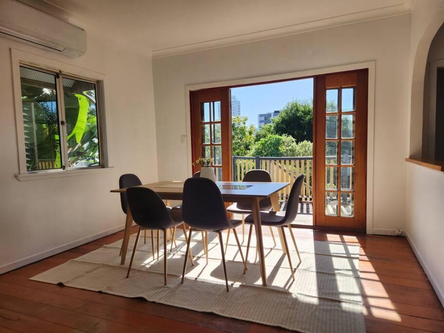 Classic Queenslander With Pool & Yard Casa de férias *