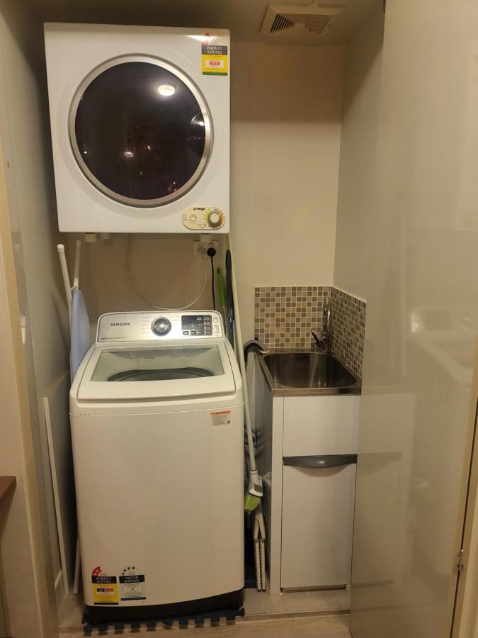 Light In Amazing Location Apartment Brisbane