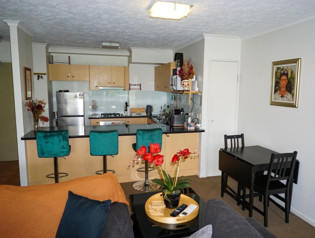 City/valley Apartment *