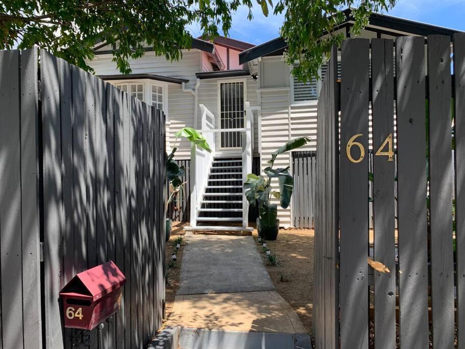 Holiday home Charming 1920's 4br Freestanding Plantation Qldr.
