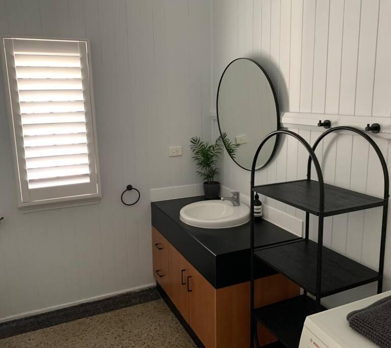 Holiday home Charming 1920's 4br Freestanding Plantation Qldr. Brisbane
