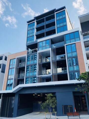 South Epicentre - 2 Bed 2 Bath Apartment Brisbane
