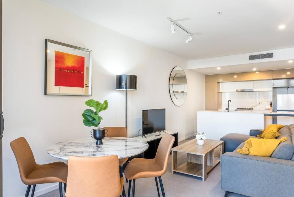 South Bank 1 Bedroom With Parking * Brisbane