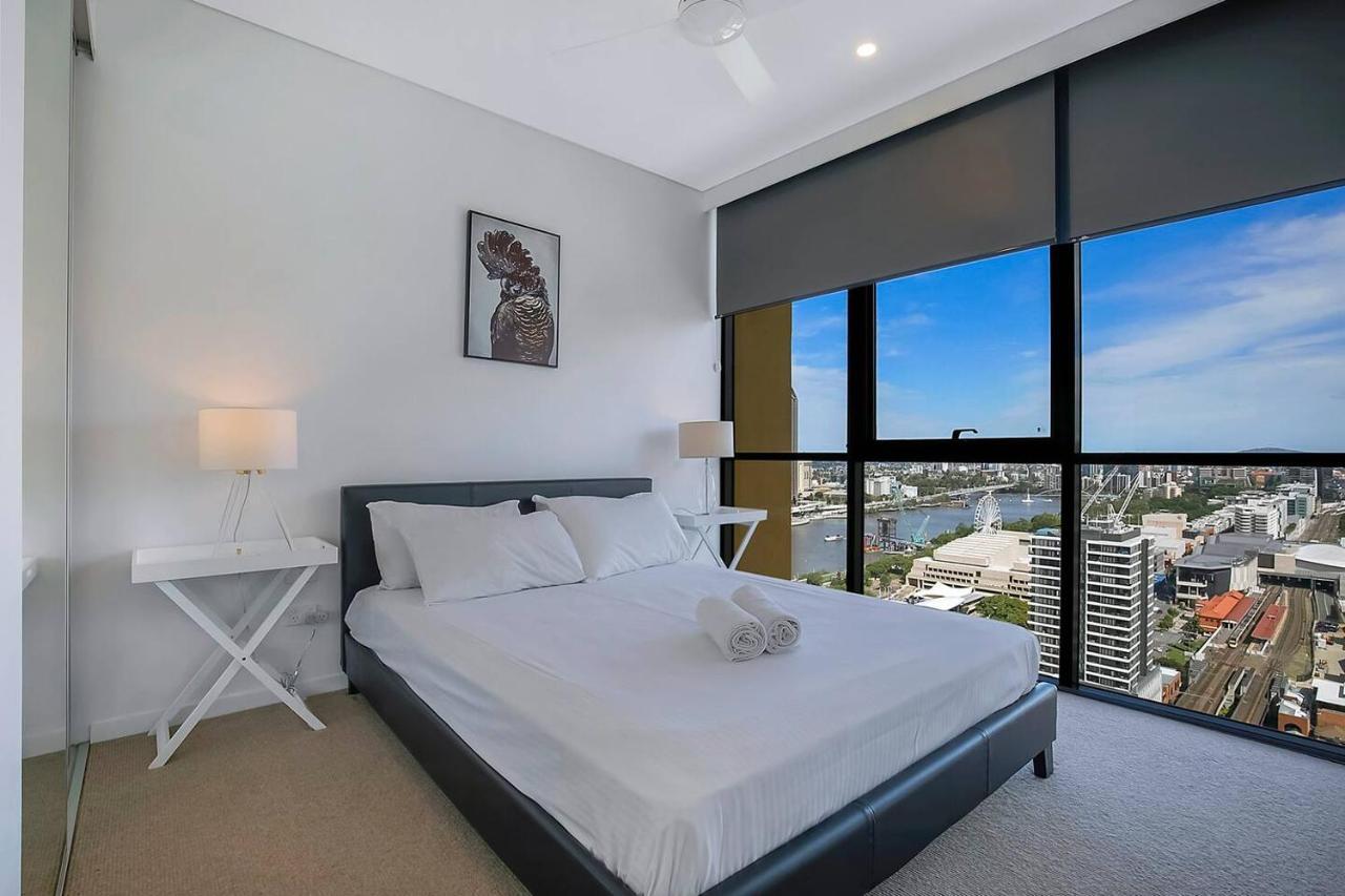 Soaring Skyline On Southside At Resort-style Apartment *