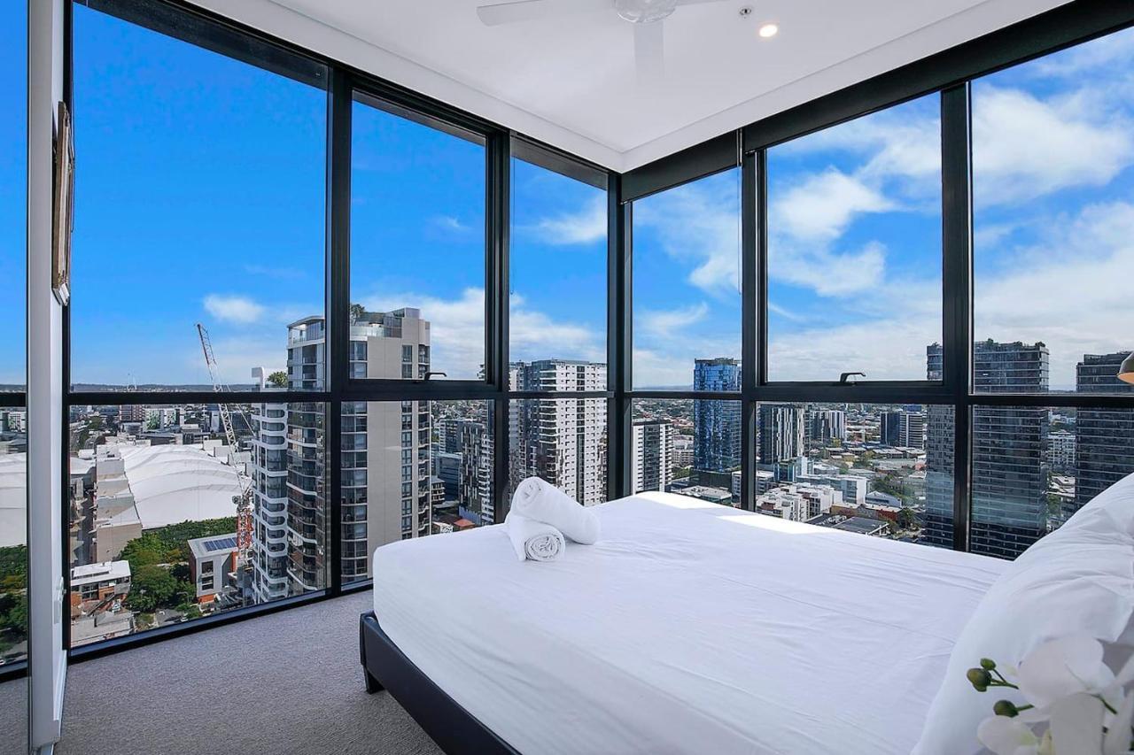 Soaring Skyline On Southside At Resort-style Brisbane