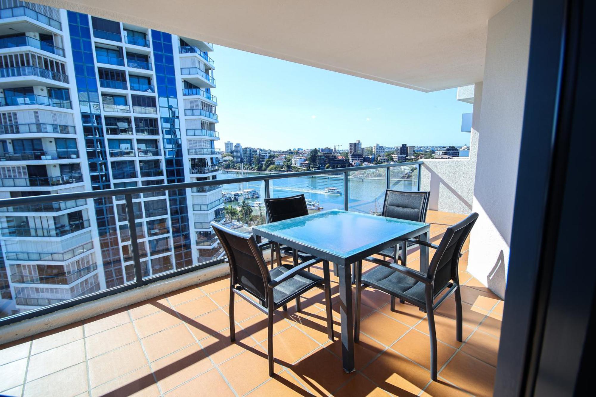 Dockside Aparthotel 4*