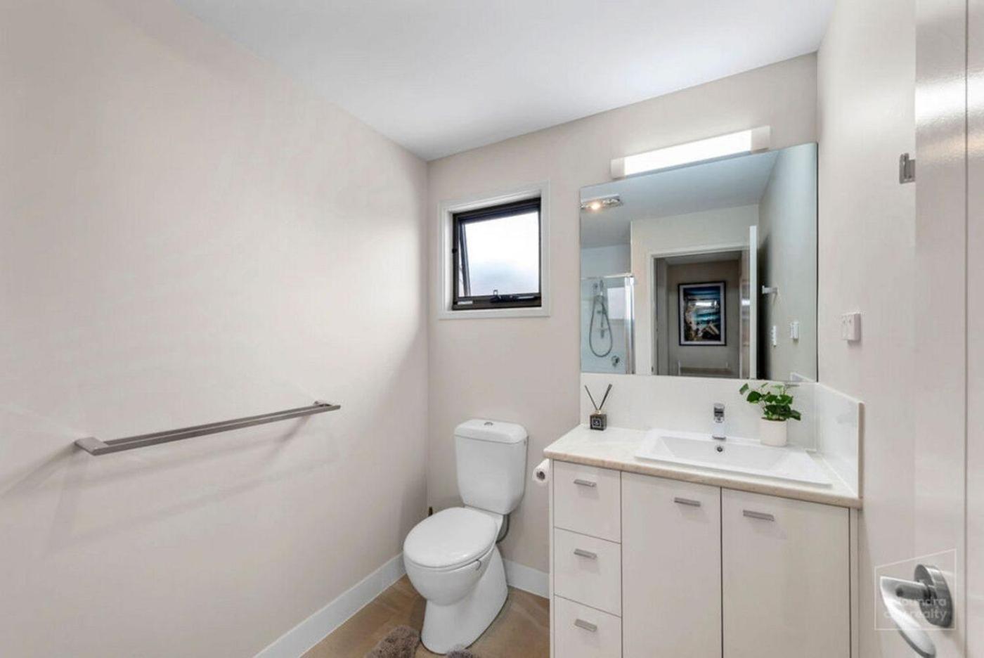 To Rent At The Glasshouse Mountains - Wifi Holiday home