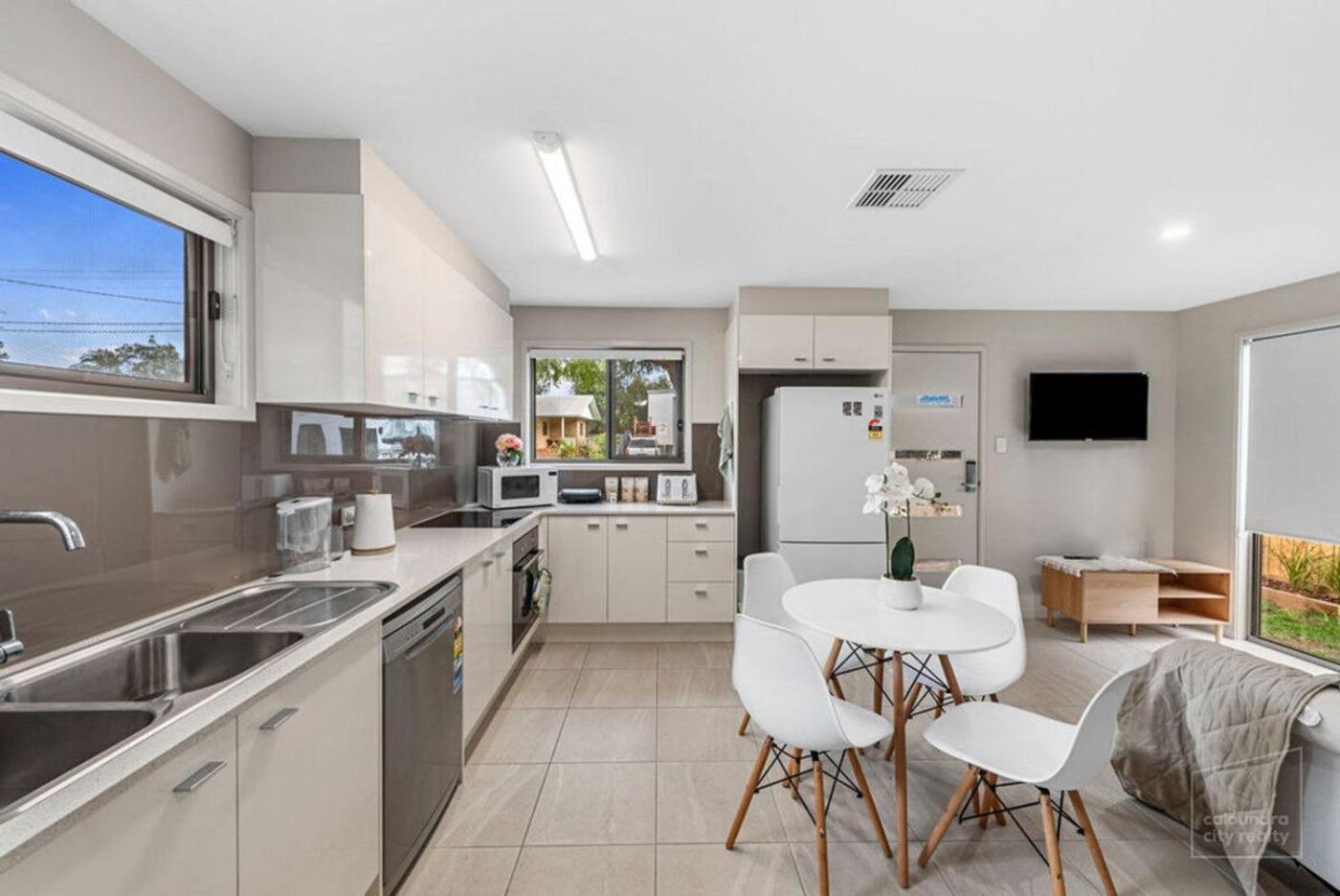 To Rent At The Glasshouse Mountains - Wifi Holiday home