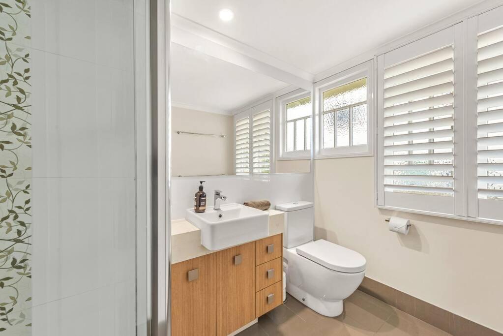 Holiday home Modern Twist + Old World Charm ~ 3bed/2bath/2car Brisbane