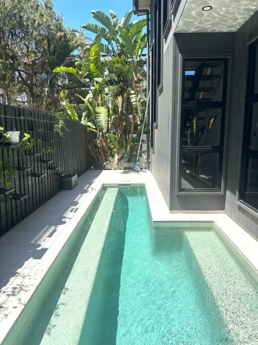 Luxurious New With Pool & Bathtub Holiday home Brisbane