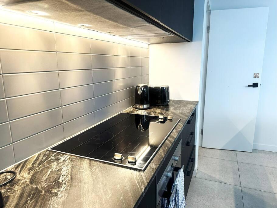 Holiday home Luxurious New With Pool & Bathtub *