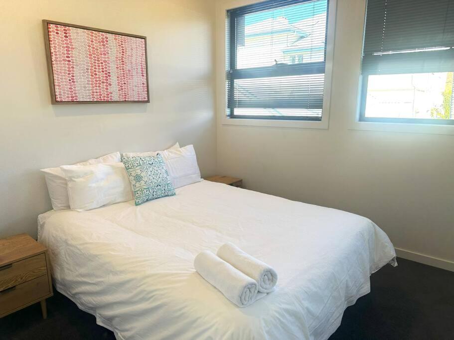 Luxurious New With Pool & Bathtub Brisbane