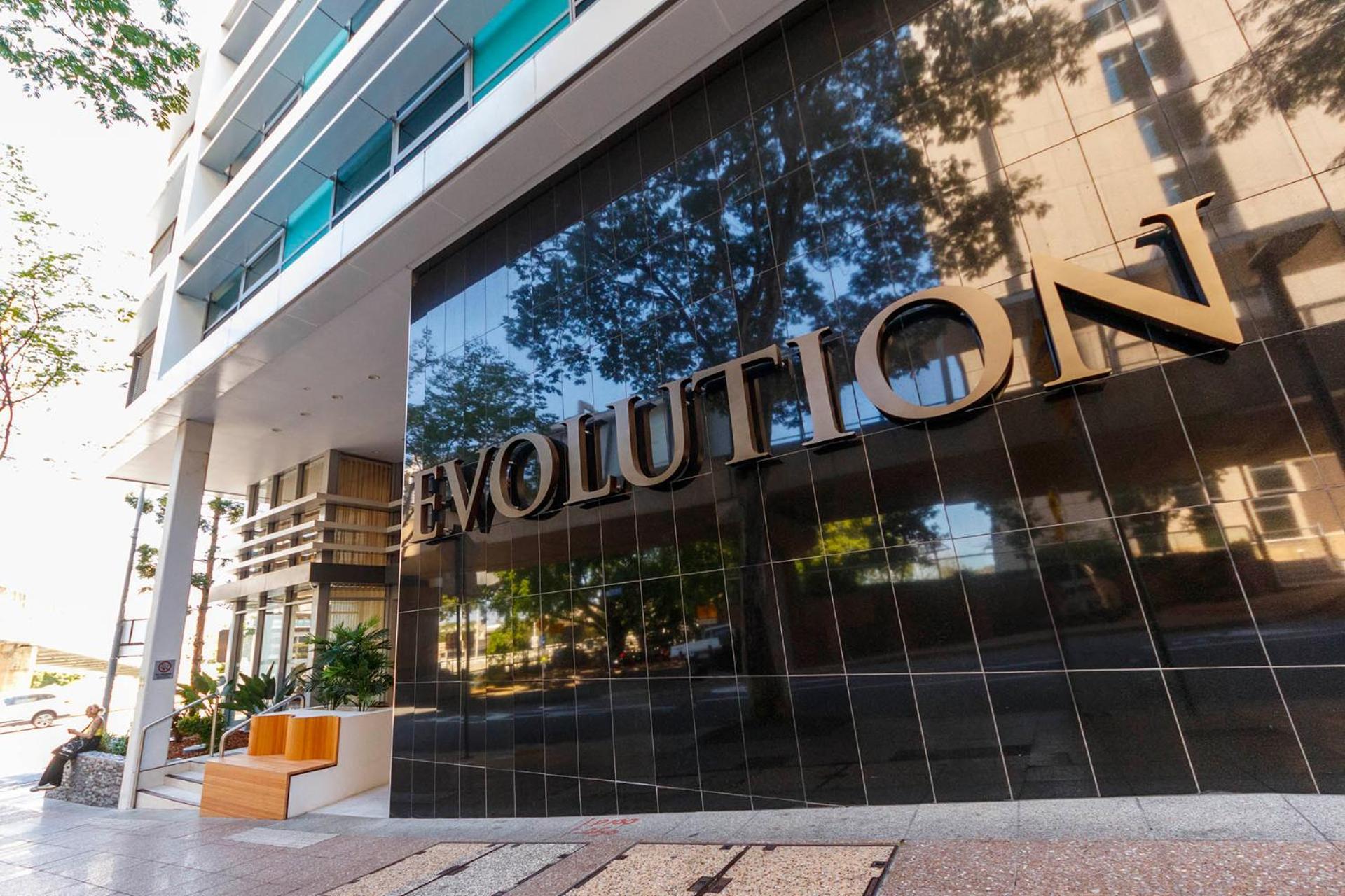 Evolution Aparthotel 4*
