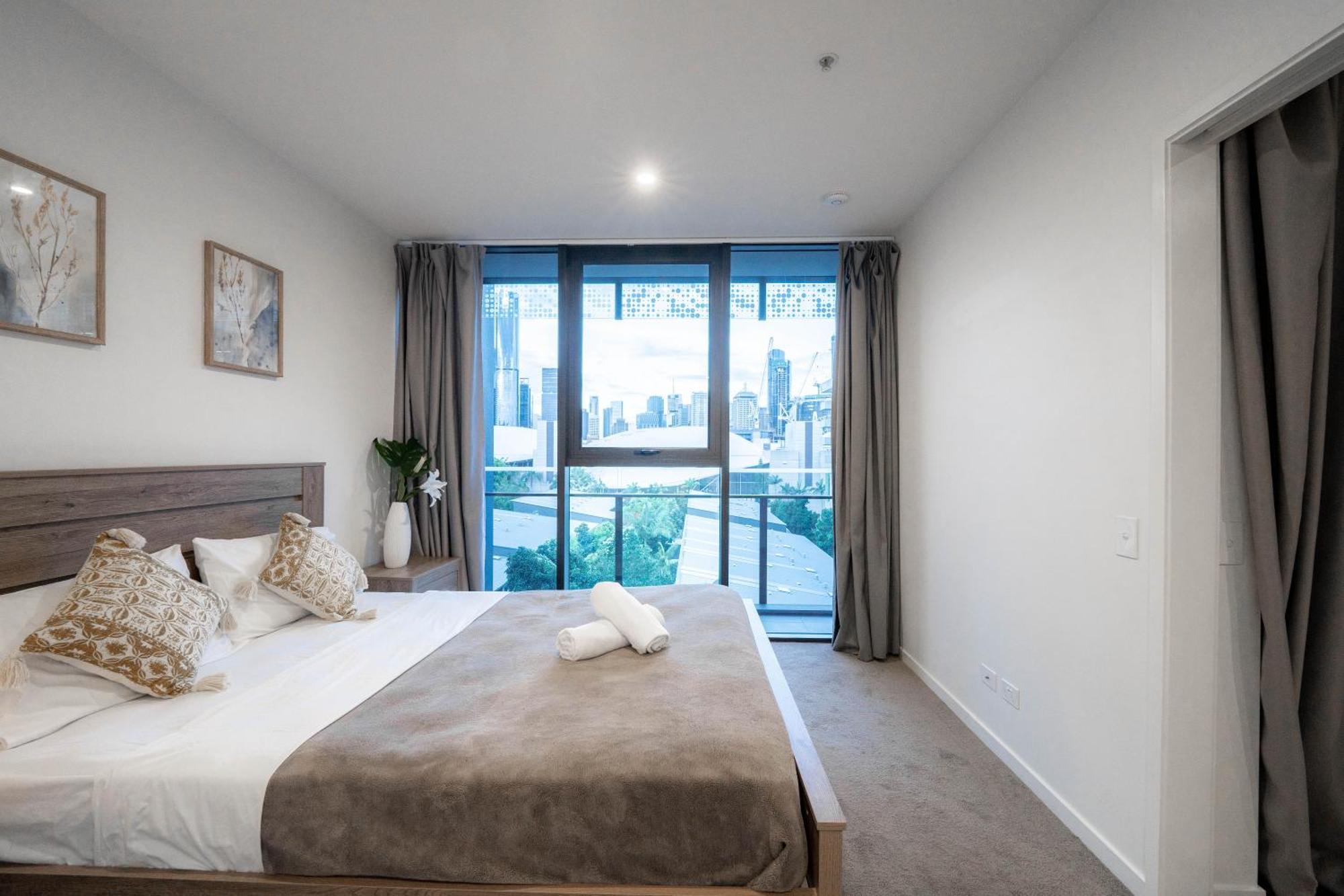 Urban Elegance 2b2b W Parking, Pool South - 608 Brisbane
