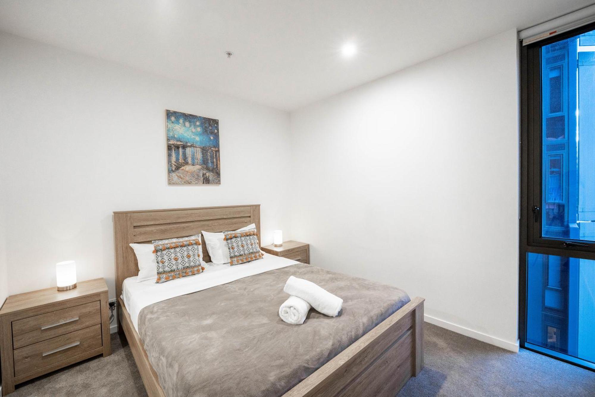 Urban Elegance 2b2b W Parking, Pool South - 608 Apartment