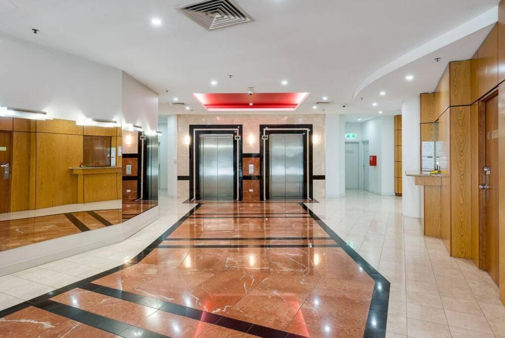 Apartment Riverview 2b2b In Cbd W/parking, Pool, Gym