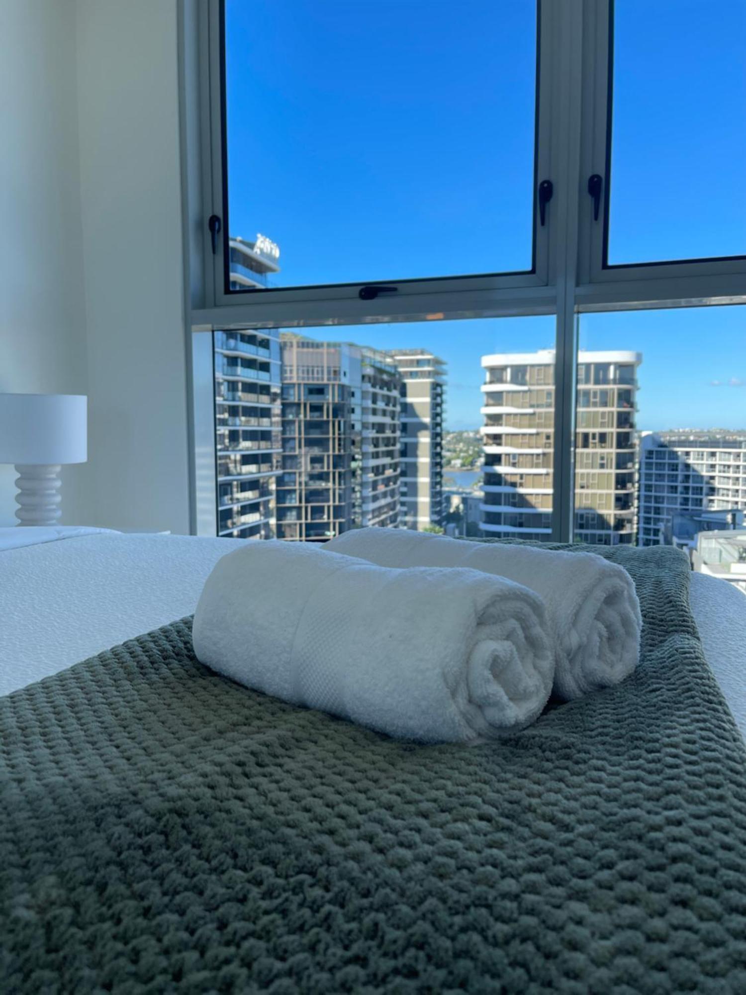 Top-floor Luxe In The Free Parking, Pool, Gym, Wifi Brisbane