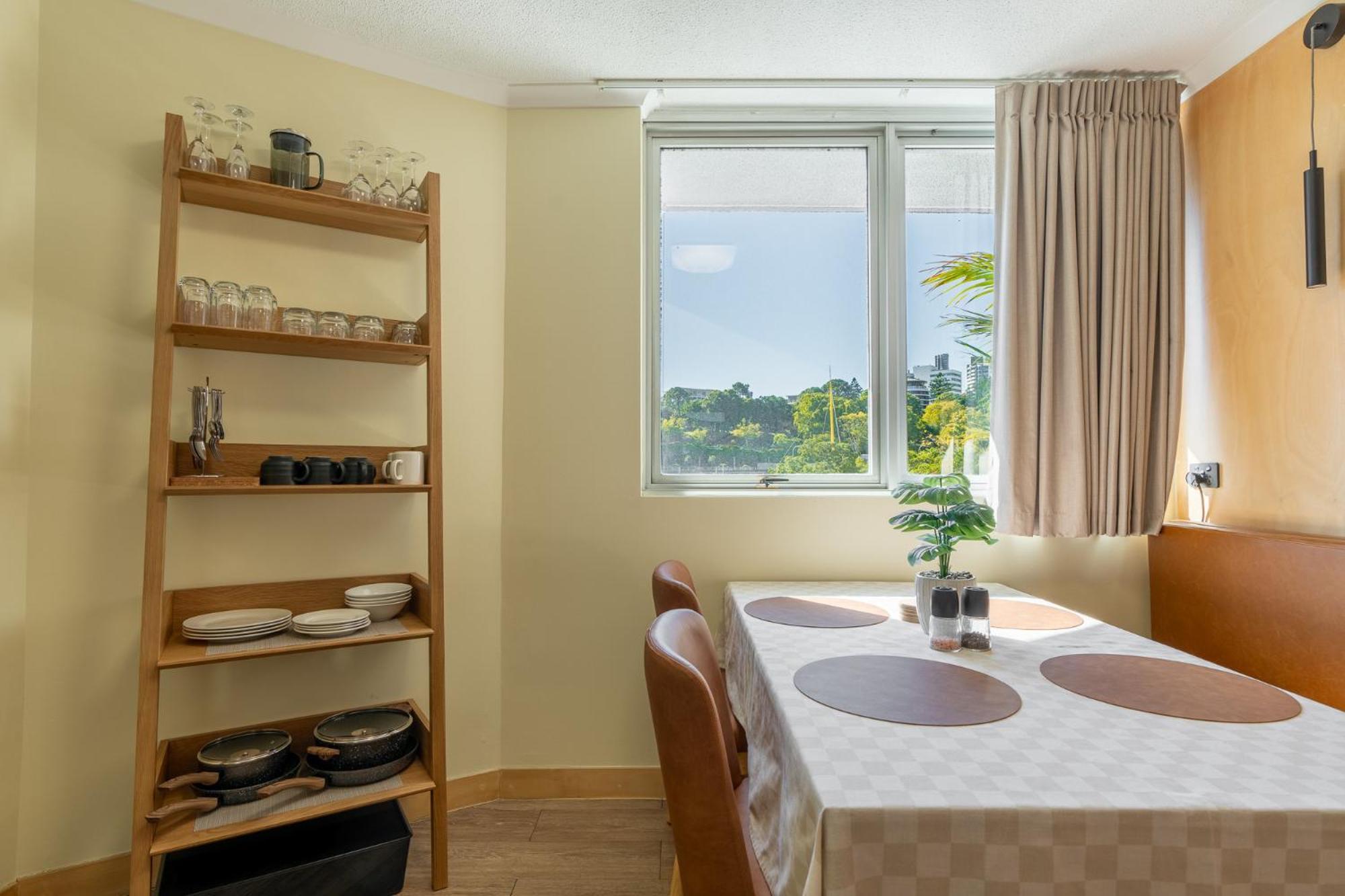 Quirky Cbd With Pool Sauna And Balcony *