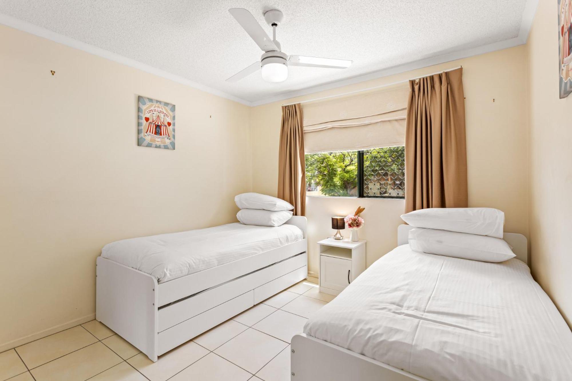 Albion Convenient Hideaway With Parking & Balcony