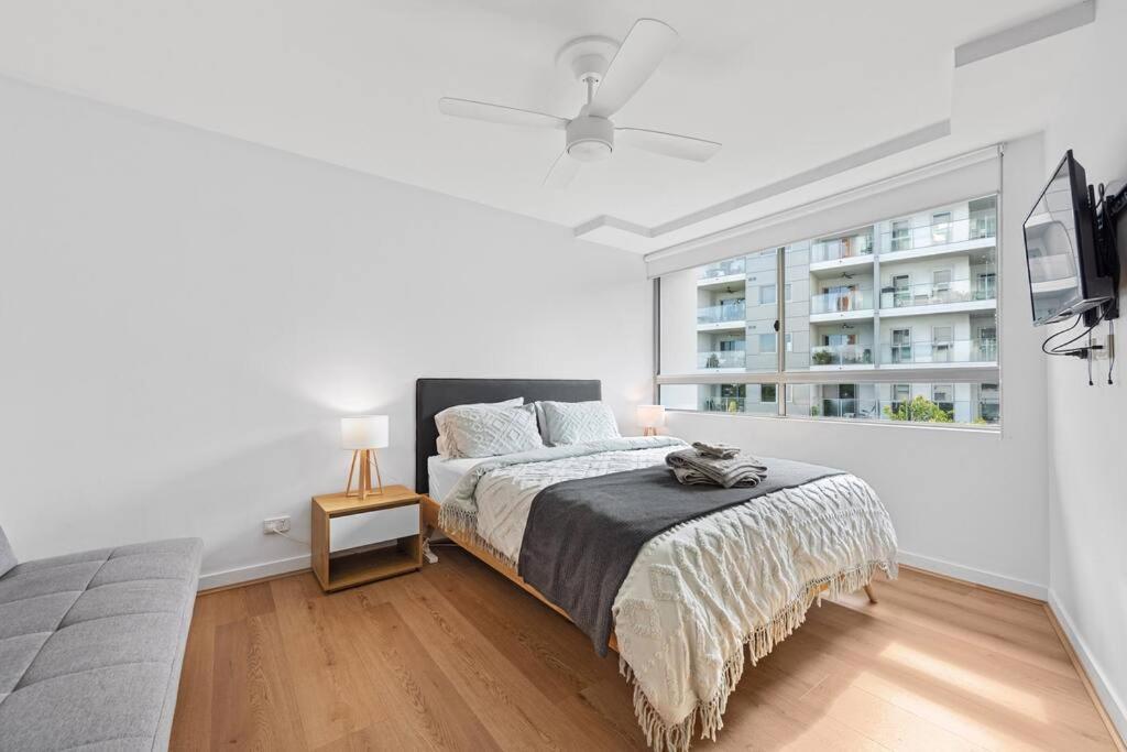 Apartment Inner Action 3bed 2bath 1car 3balconies *