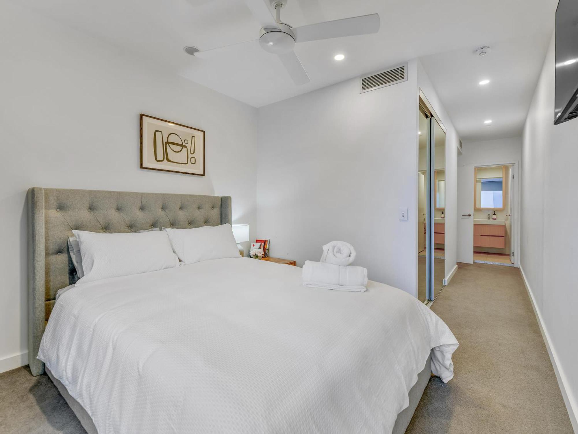 Living 2br With Pool Gym & Parking * Brisbane