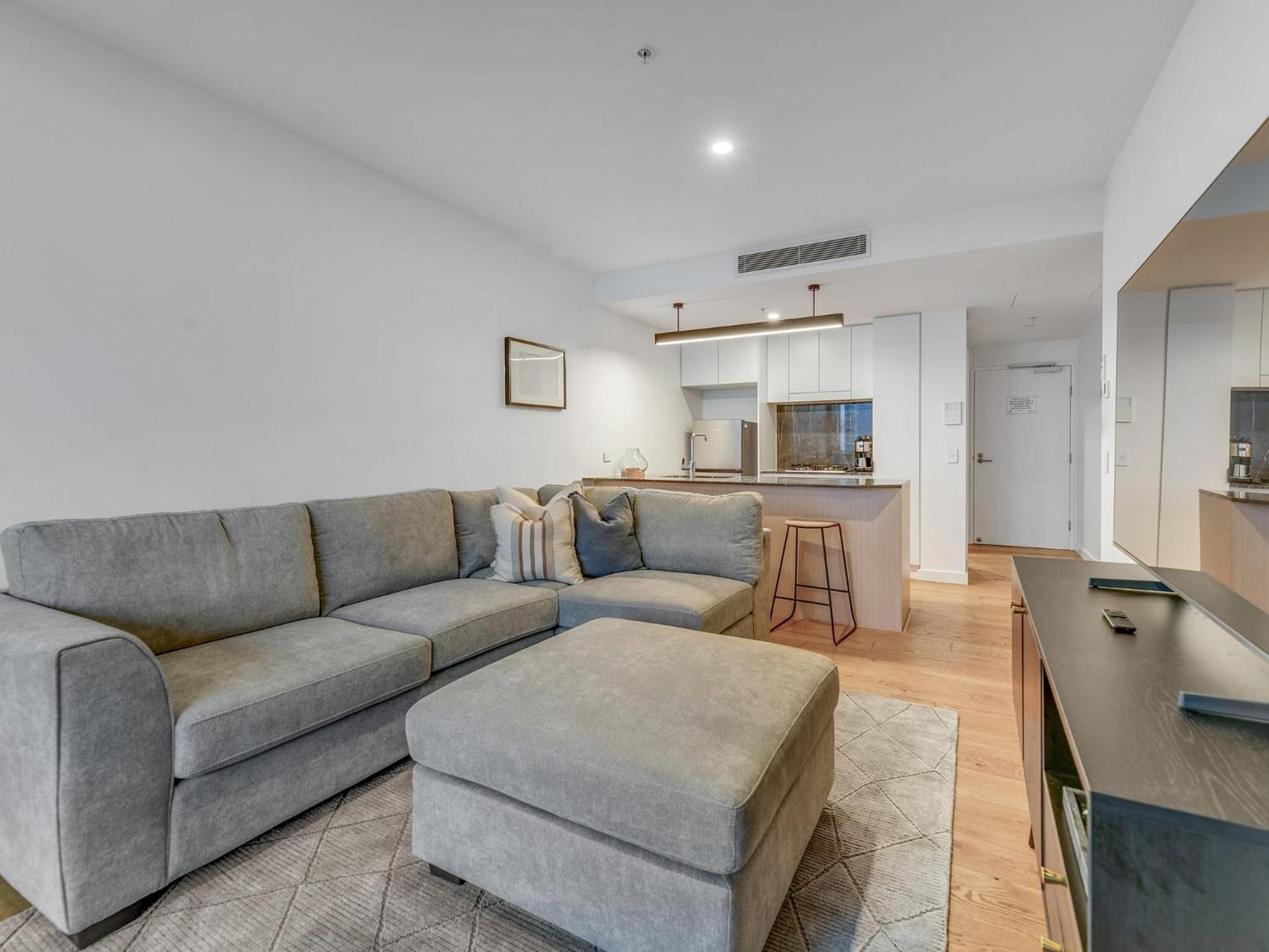 Living 2br With Pool Gym & Parking * Brisbane