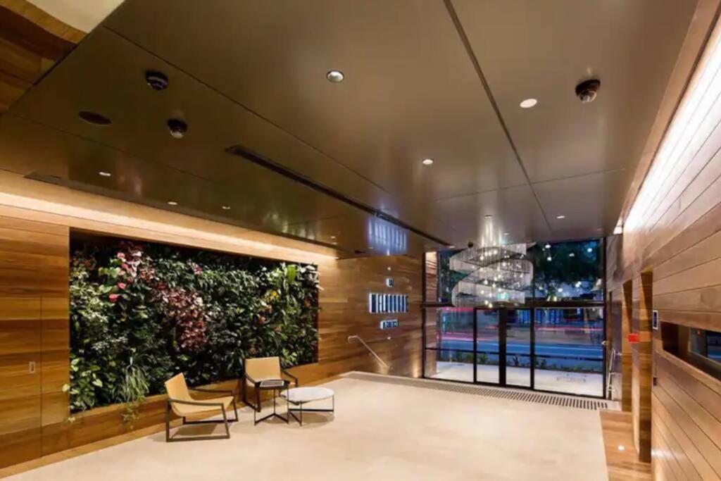 Apartment Elegant Urban Hideaway - Private Luxury Residential Apartment, Walk To South Bank & Free Carpark Brisbane
