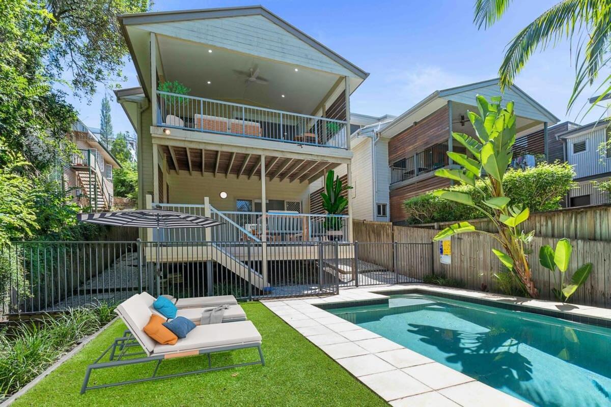 Large Family Pool In Taringa 6km To Cbd Pets *