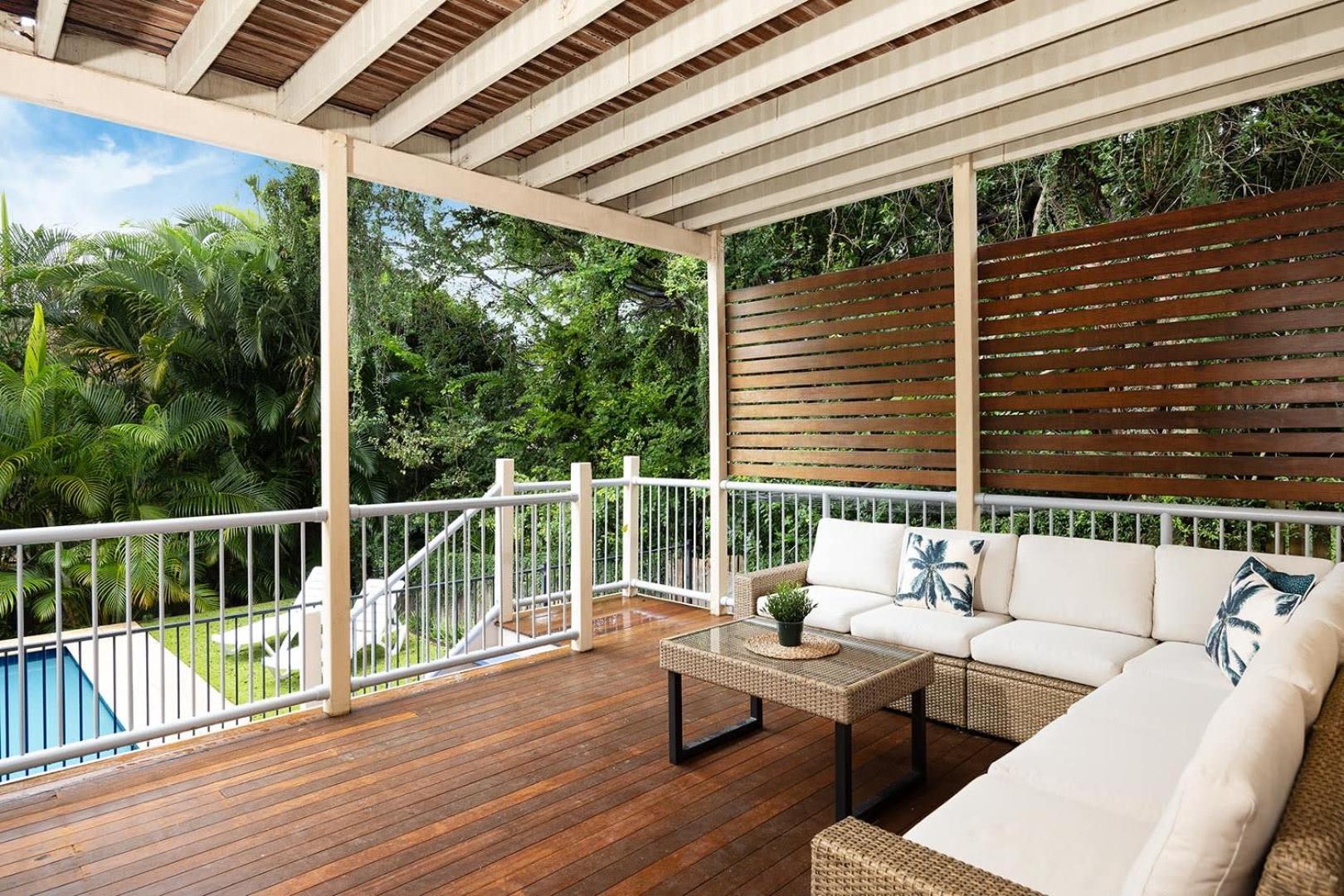 Large Family Pool In Taringa 6km To Cbd Pets Holiday home